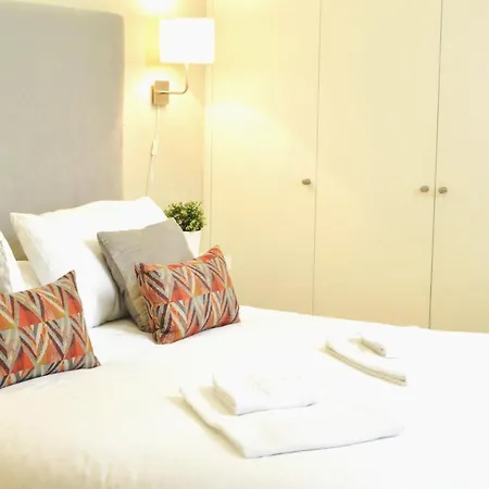 Apartment Homeyseville-penthouse Cathedral Tomas De Ibarra St 6 Pax, Parking Optional *