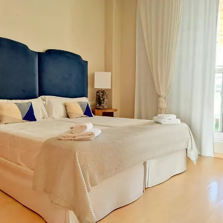 Homeyseville-penthouse Cathedral Tomas De Ibarra St 6 Pax, Parking Optional Lägenhet *