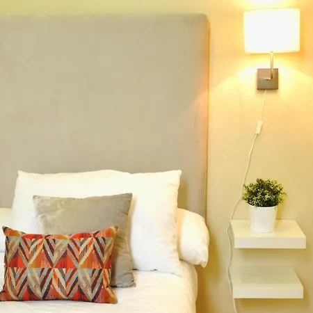 Homeyseville-penthouse Cathedral Tomas De Ibarra St 6 Pax, Parking Optional * Sevilla